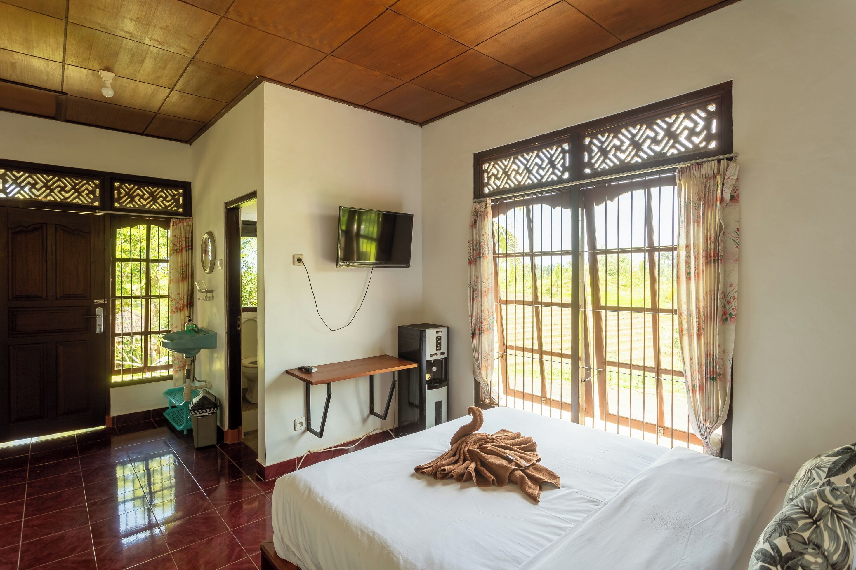 Familienzimmer, 2 Queen-Betten, Balkon, Gartenblick | Kostenloses WLAN