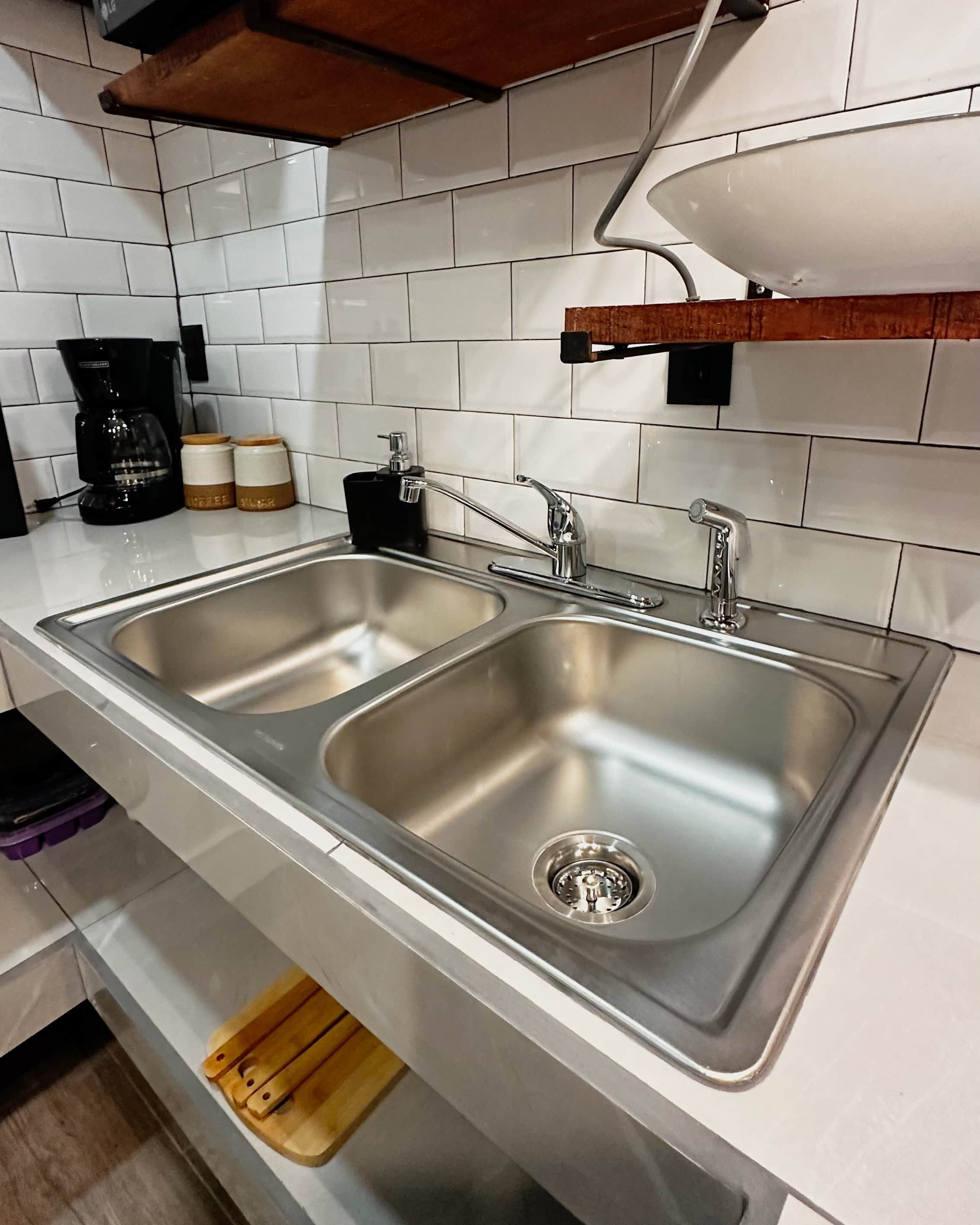 Fridge, microwave, stovetop, coffee/tea maker