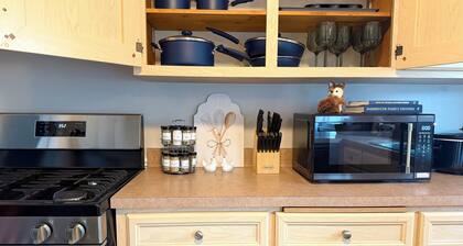 Family Paradise 3 bedroom, Cozy Home + Game Room.