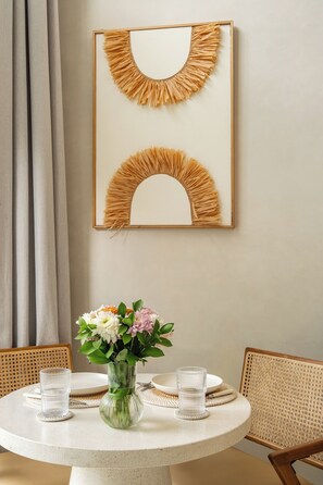 فيلا - غرفة نوم واحدة - بمنظر للمسبح | تناول الطعام داخل الغرفة