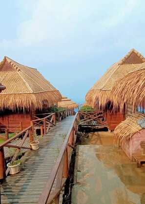 Vista frontal de la propiedad