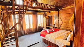 Phòng đôi Deluxe, quang cảnh núi | Phòng tắm | Đồ dùng nhà tắm miễn phí, khăn tắm, xà phòng, dầu gội