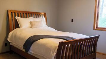 3 bedrooms, WiFi, bed sheets, wheelchair access