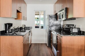 Køleskab, mikrobølgeovn, ovn, opvaskemaskine