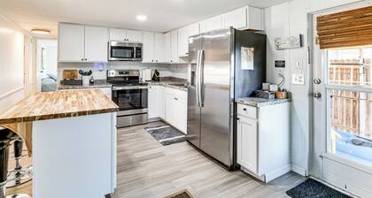 2 Mi to Beach! Canal-Front Escape in Crystal River