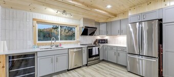 Direct Trail Access: Lyons Falls Getaway w/ Views!