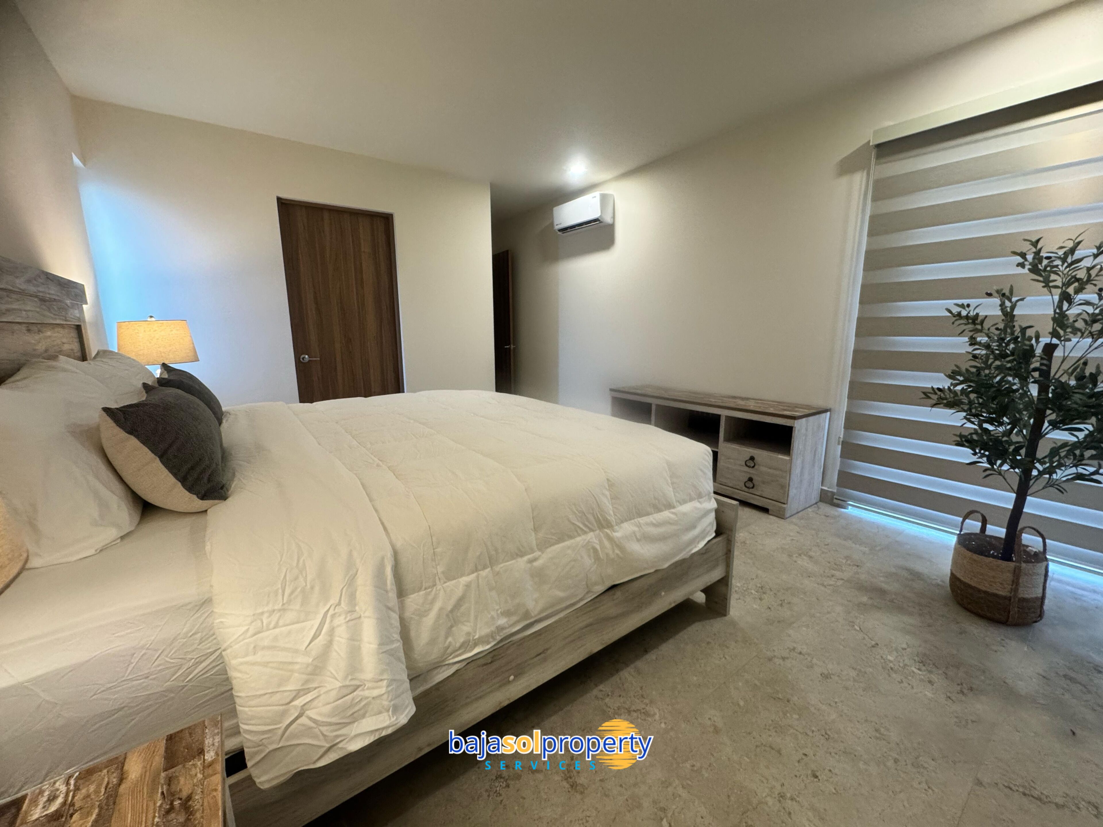 Leilighet – deluxe, 2 soverom, delvis havutsikt | Blendingsgardiner, wi-fi (inkludert) og sengetøy