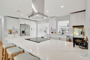 Panoramic House, 3 Bedrooms, Patio | Private kitchen - The Minnow Creek Oyster House (Hernando Beach)