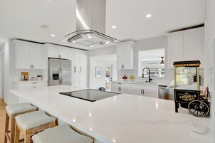 Panoramic House, 3 Bedrooms, Patio | Private kitchen