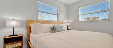 Cortinas blackout, tabla de planchar con plancha y wifi gratis