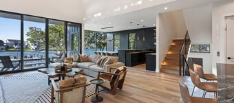 Lucid Dreams-Lakefront, Pool, Hot Tub, & Boat Lift