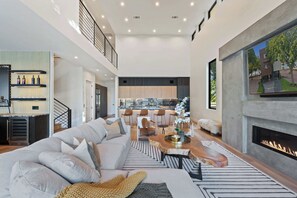 Smart-TV, peis, videospill og kontorer