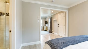 Schreibtisch, Bügeleisen/Bügelbrett, Internetzugang, Bettwäsche