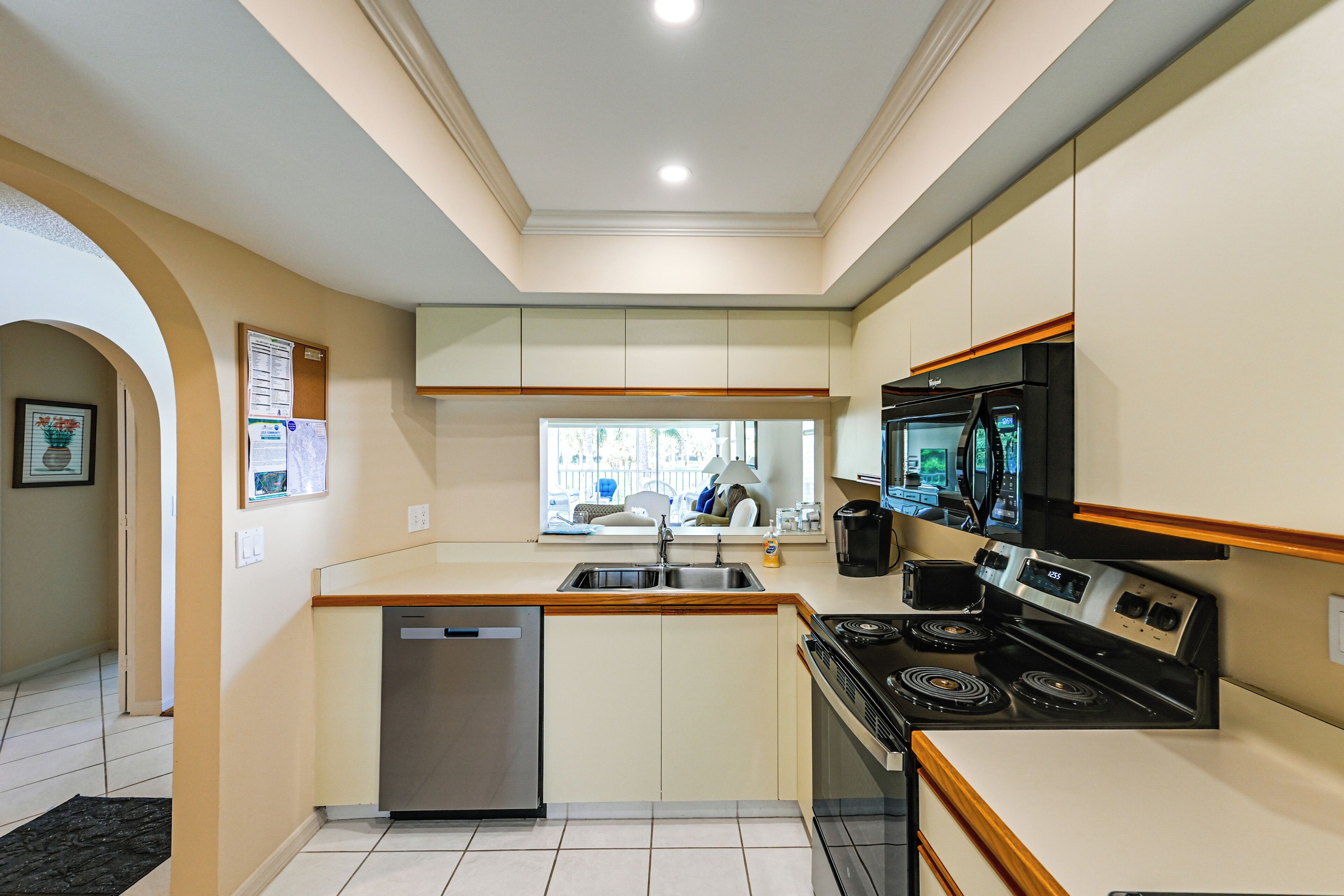 冷蔵庫、電子レンジ、コンロ、食器洗い機