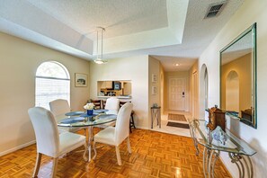 Dining - Snowbirds Welcome! Naples Resort Condo Near Golf (Naples)