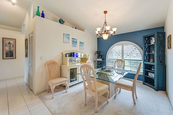 Dining - Waterfront Cape Coral Home: Views & Birdwatching (Cape Coral)