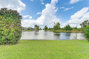Property grounds - Waterfront Cape Coral Home: Views & Birdwatching (Cape Coral)