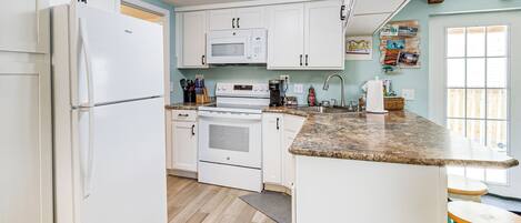 Refrigerador, microondas, parrilla de estufa y lavavajillas