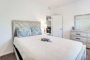 4 habitaciones, tabla de planchar con plancha, internet y ropa de cama 