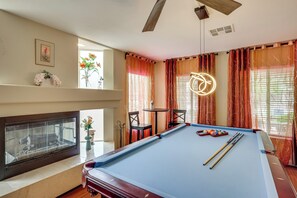 Games room - Grand & Convenient Home 7 Mi to Las Vegas Strip! (Las Vegas)