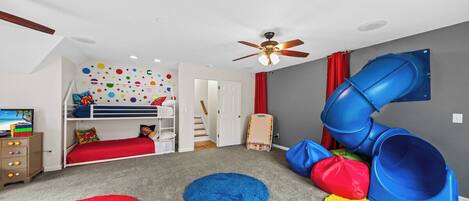 5 bedrooms, desk, free WiFi, bed sheets