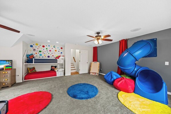 5 habitaciones, escritorio, wifi gratis y ropa de cama 