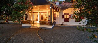 Cotelac Heritage Lake Resort Alleppey