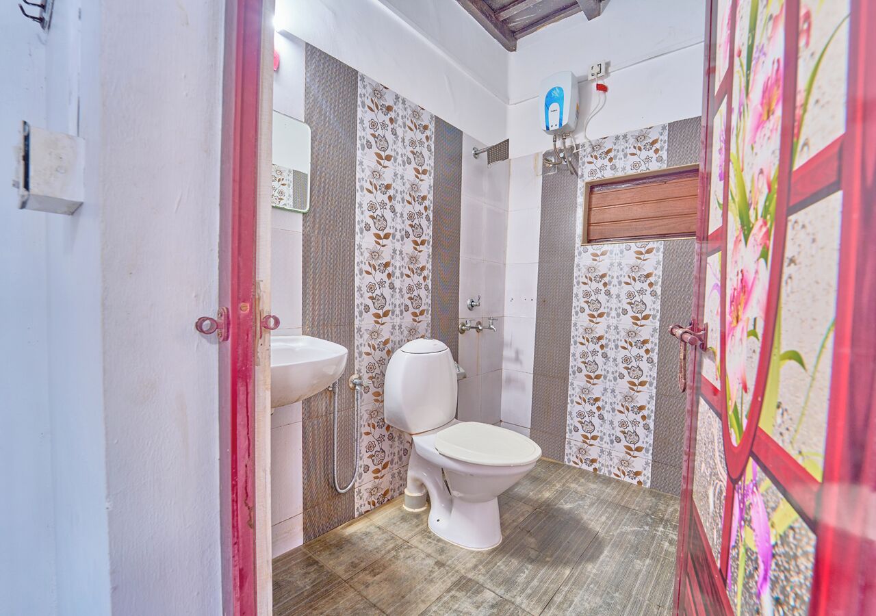 Family Twin Room, Patio, Lake View | Bathroom | Shower, free toiletries, towels, soap