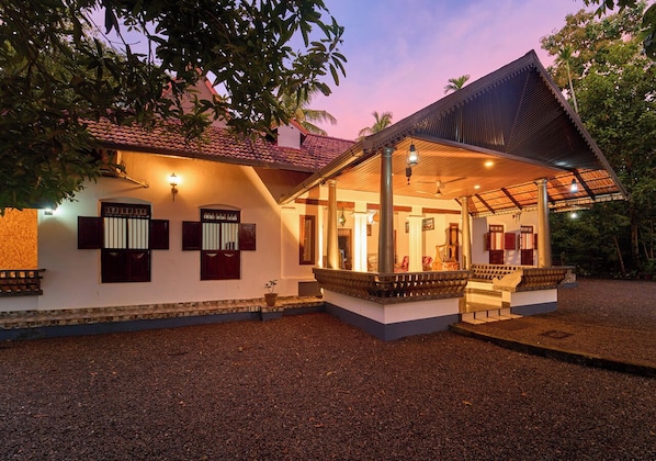 Front of property - Cotelac Heritage Lake Resort Alleppey (Kuttanad Taluk)