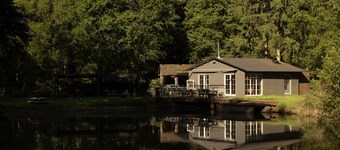 Romantic chalet on the waterfront