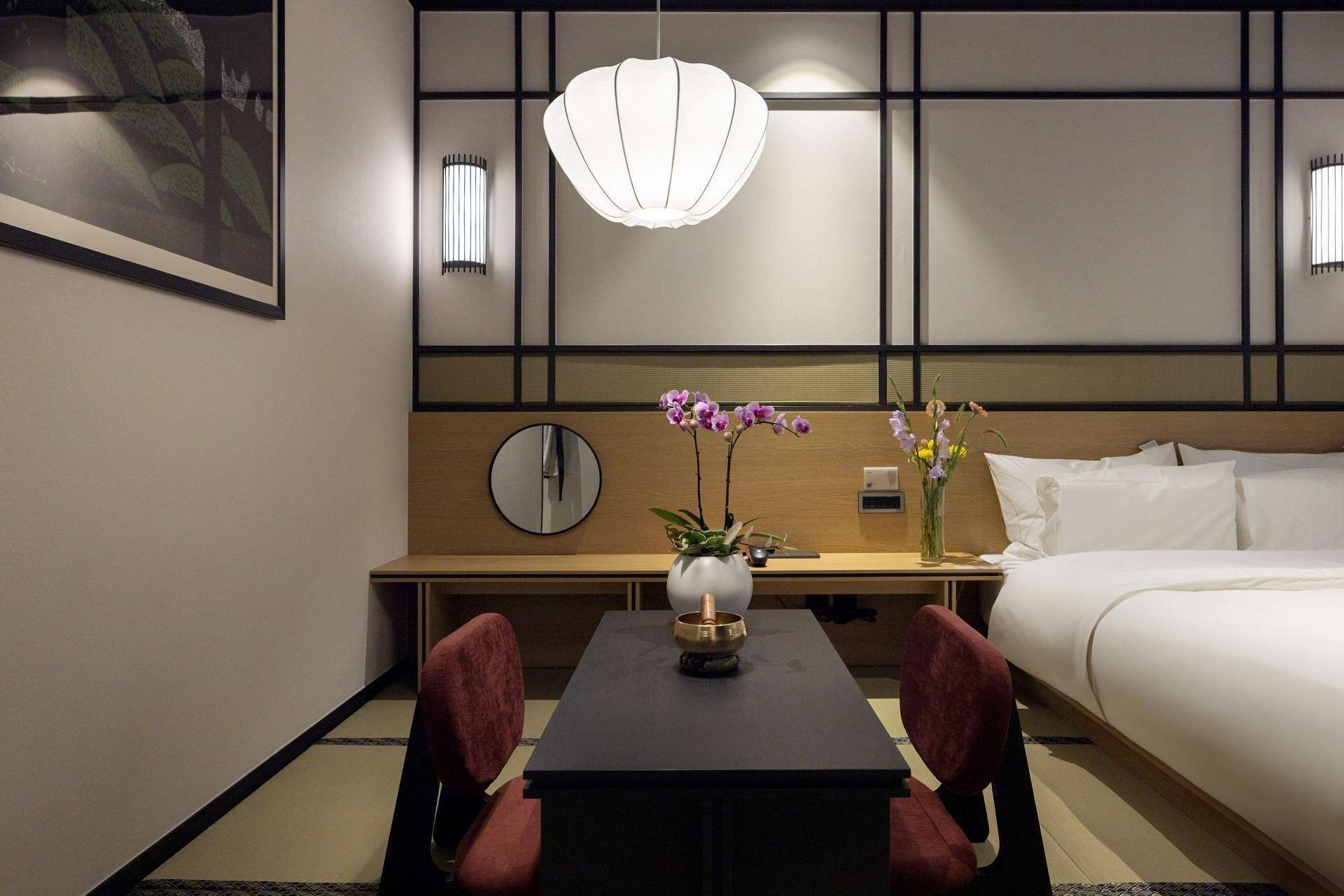 Dado (Tea ceremony) | Desk, laptop workspace, free WiFi