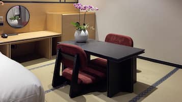 Standard Double Room | Desk, laptop workspace, free WiFi
