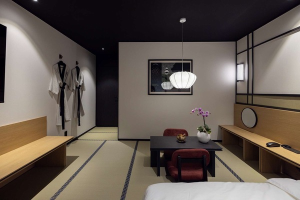 Dado (Tea ceremony) | Desk, laptop workspace, WiFi (free)