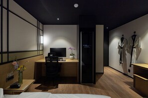 Business | Escritorio, espacio para trabajar con un portátil, wifi gratis