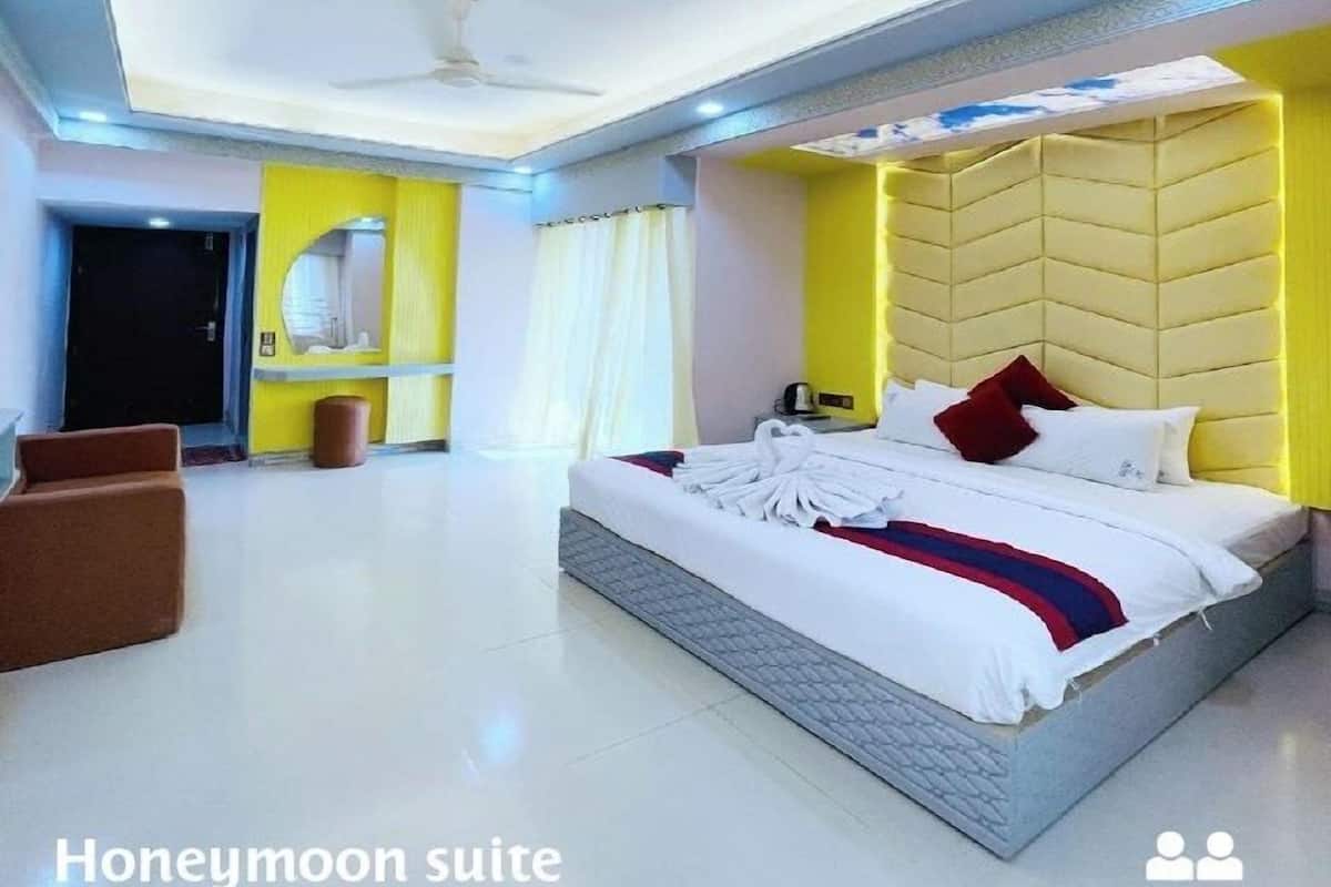 Deluxe Double Room, Balcony, Beach View | Free WiFi