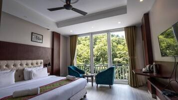 Schreibtisch, schallisolierte Zimmer, kostenloses WLAN