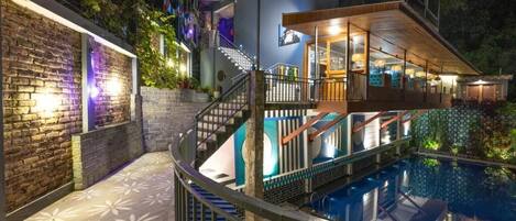 Indoor pool, outdoor pool