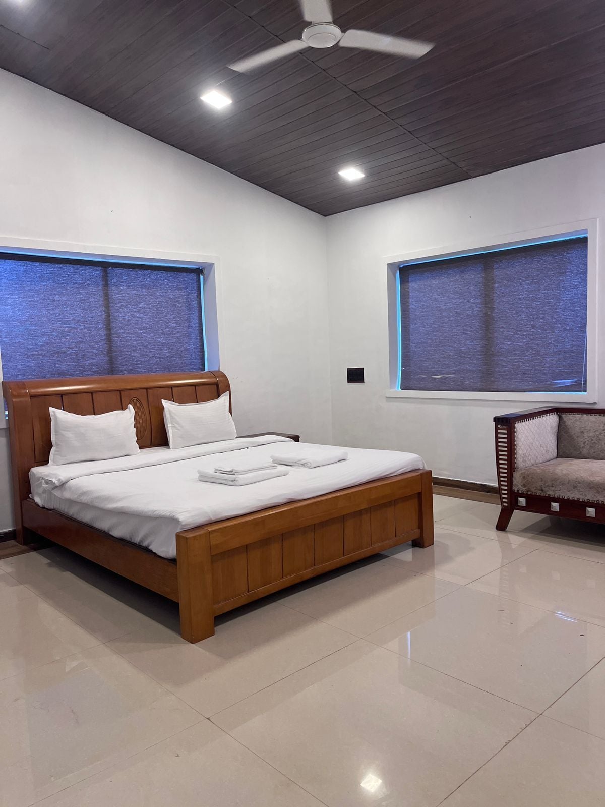 Villa Room | Skrivebord, wi-fi (inkludert) og sengetøy