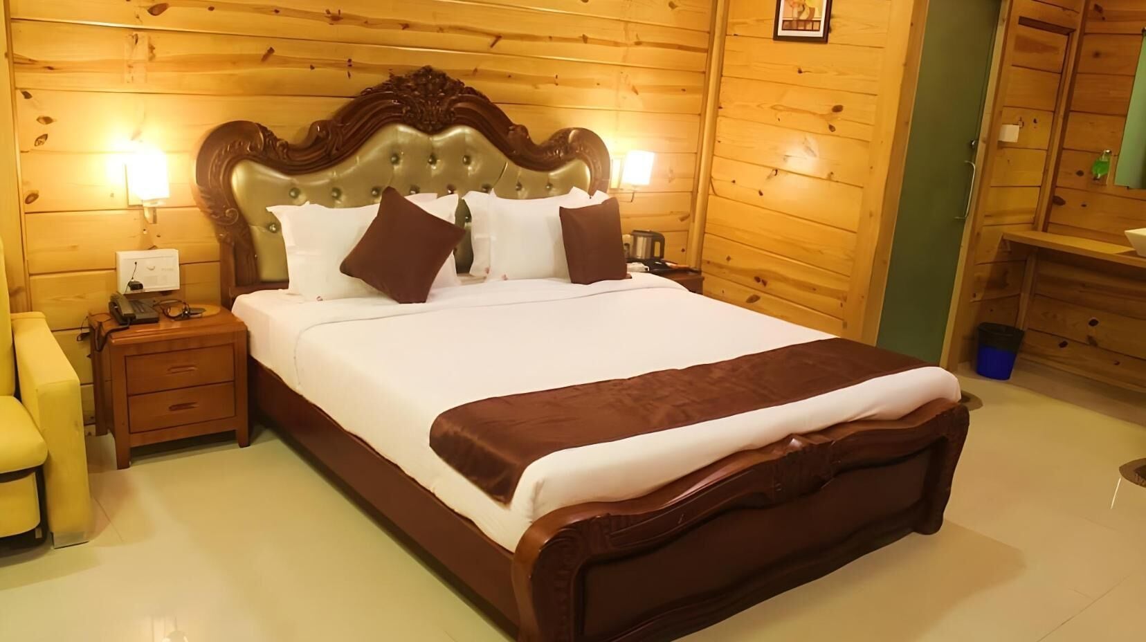 Nature crest Cottage | Laptop workspace, free WiFi, bed sheets