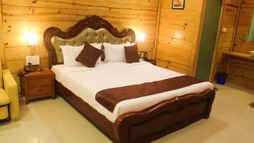 Nature crest Cottage | Laptop workspace, free WiFi, bed sheets