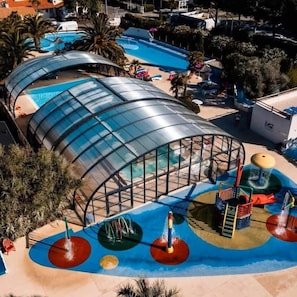 حمام سباحة