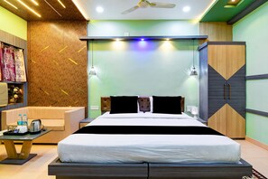 Quarto grand, vista para a cidade | Roupas de cama premium, escrivaninha, espaço de trabalho para notebook