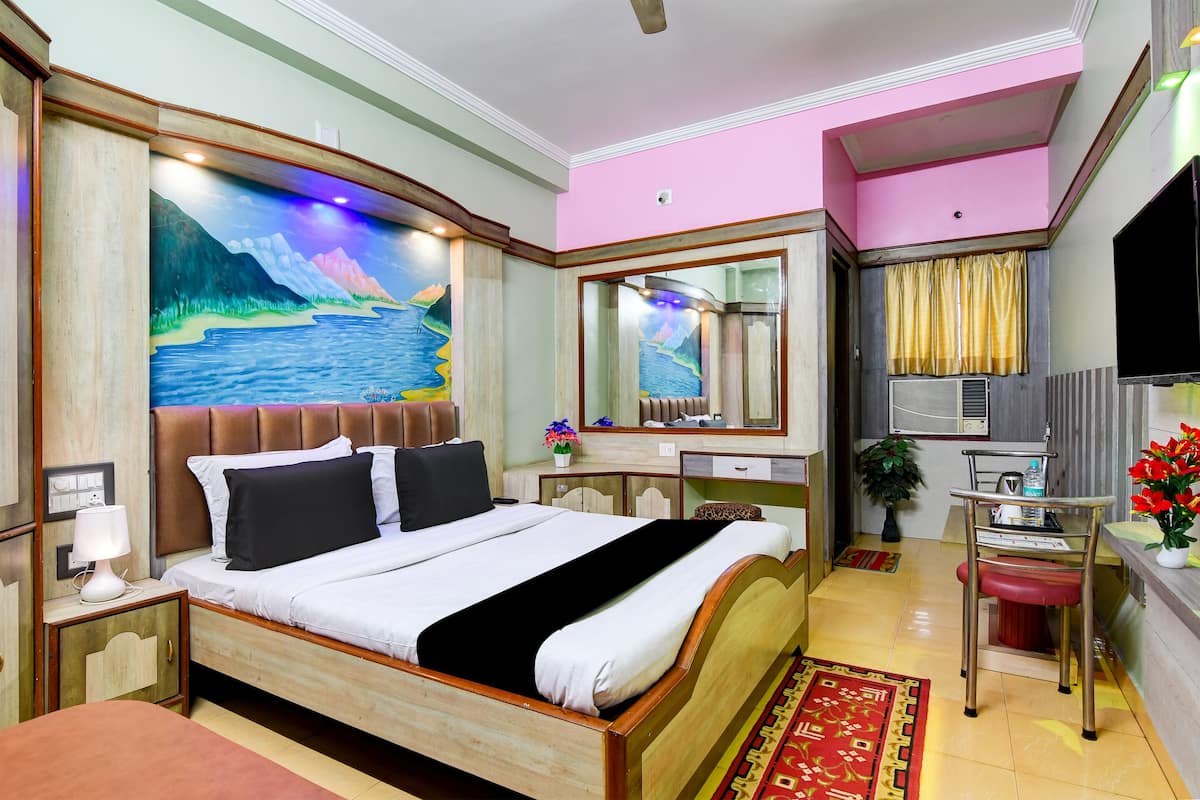 Deluxe Room | Desk, laptop workspace, free WiFi
