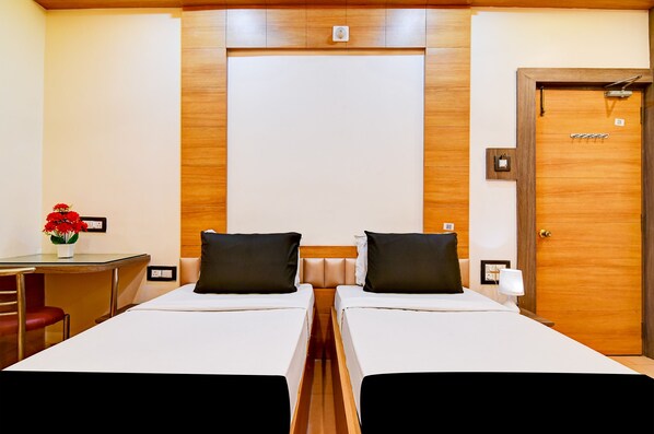 Executive Room, City View | Desk, laptop workspace, free WiFi