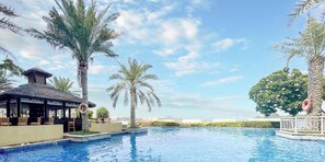 Outdoor pool - LUX The Shoreline Sea View Suite (Dubai)