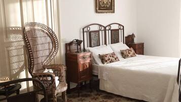 1 camera, culla da viaggio, Wi-Fi gratuito, lenzuola