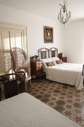 1 camera, culla da viaggio, Wi-Fi gratuito, lenzuola