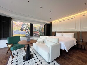 Articles gratuits dans le mini-bar, coffres-forts dans les chambres