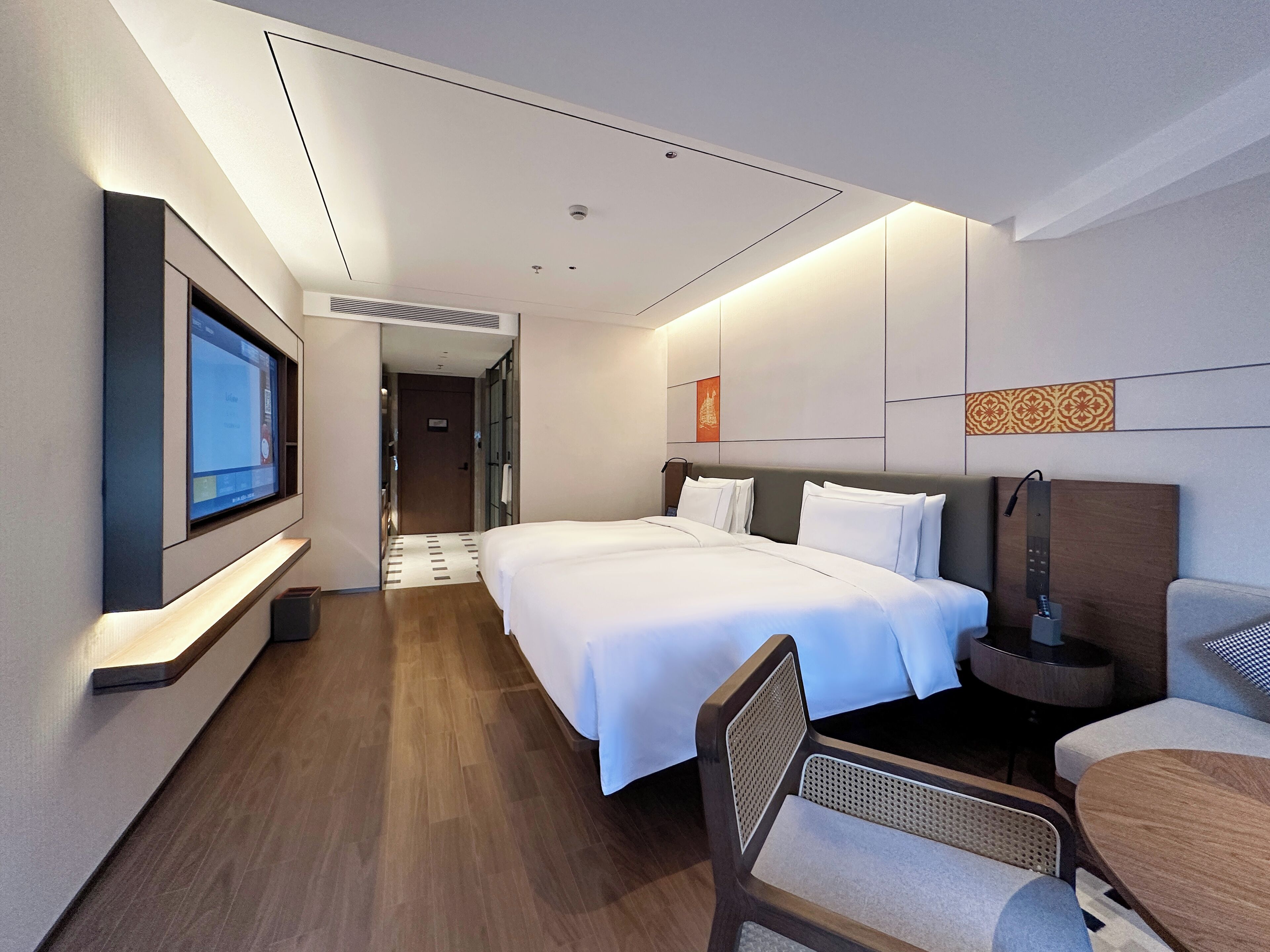 Executive Room | Free minibar, in-room safe, blackout drapes, free WiFi