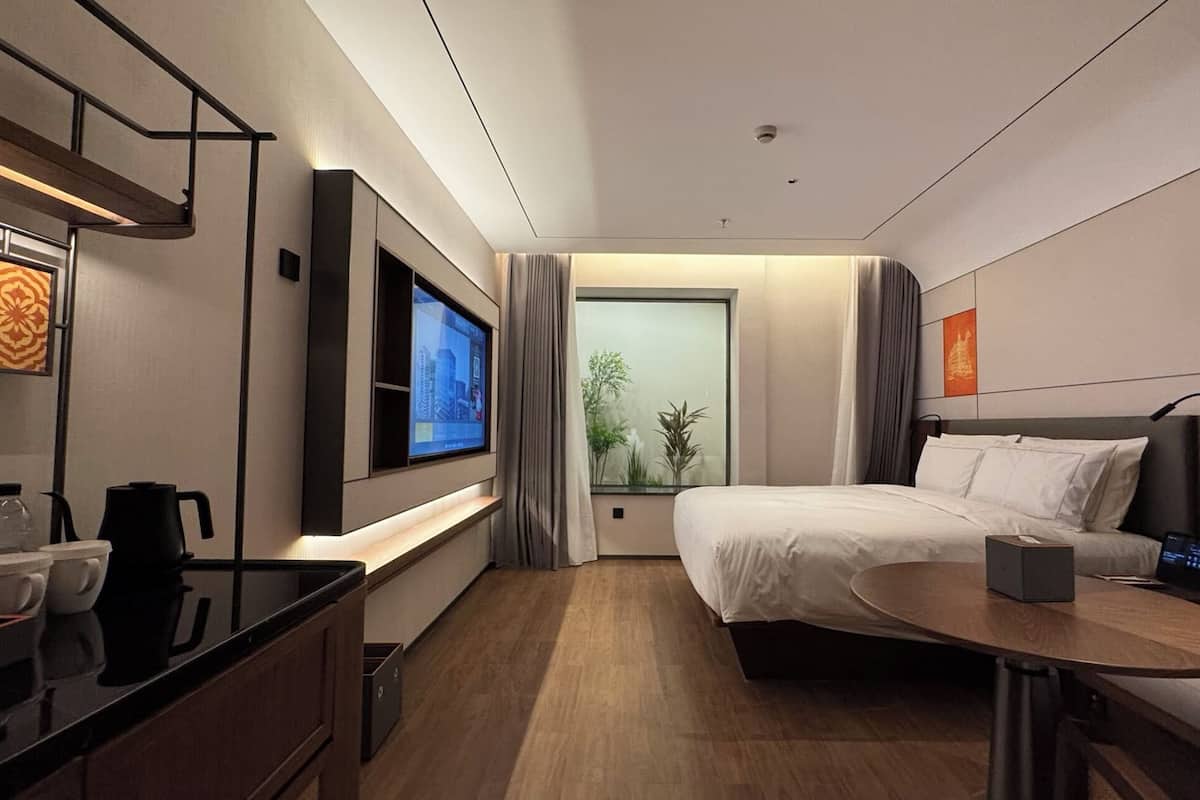 Basic Double Room | In-room safe, blackout drapes, free WiFi